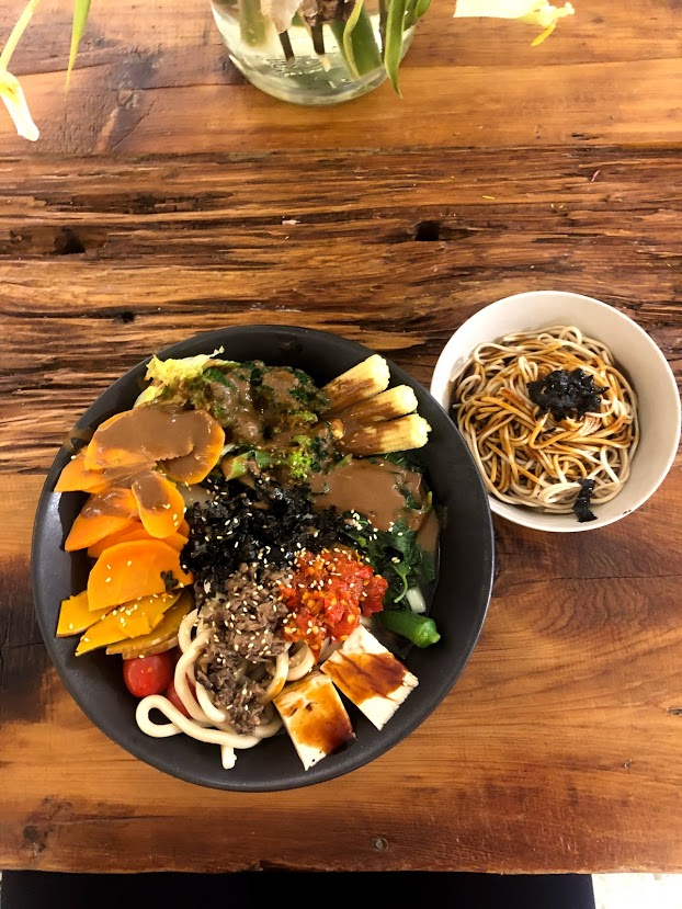 Bowl of noodles and vegetables