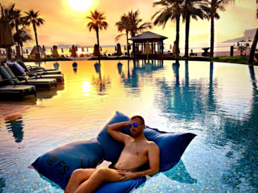 Seyka vegan voyage UAE Dubai The Four Seasons Travel Fashion Pool